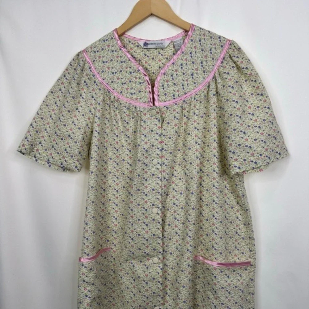 Morning Glory by Jasmine Rose Floral Robe Size M Button Front Pockets